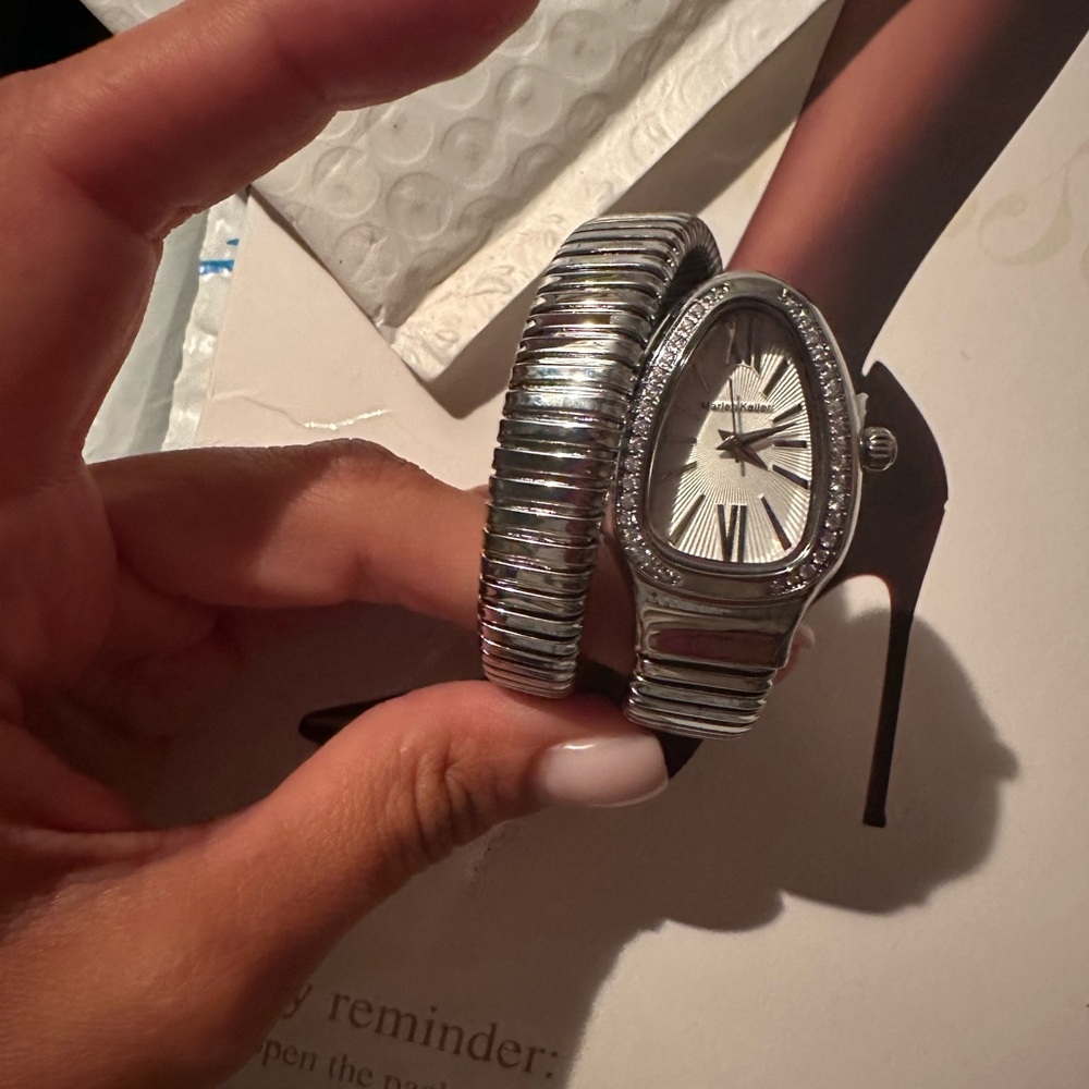 Watch - Picture 3 of 5